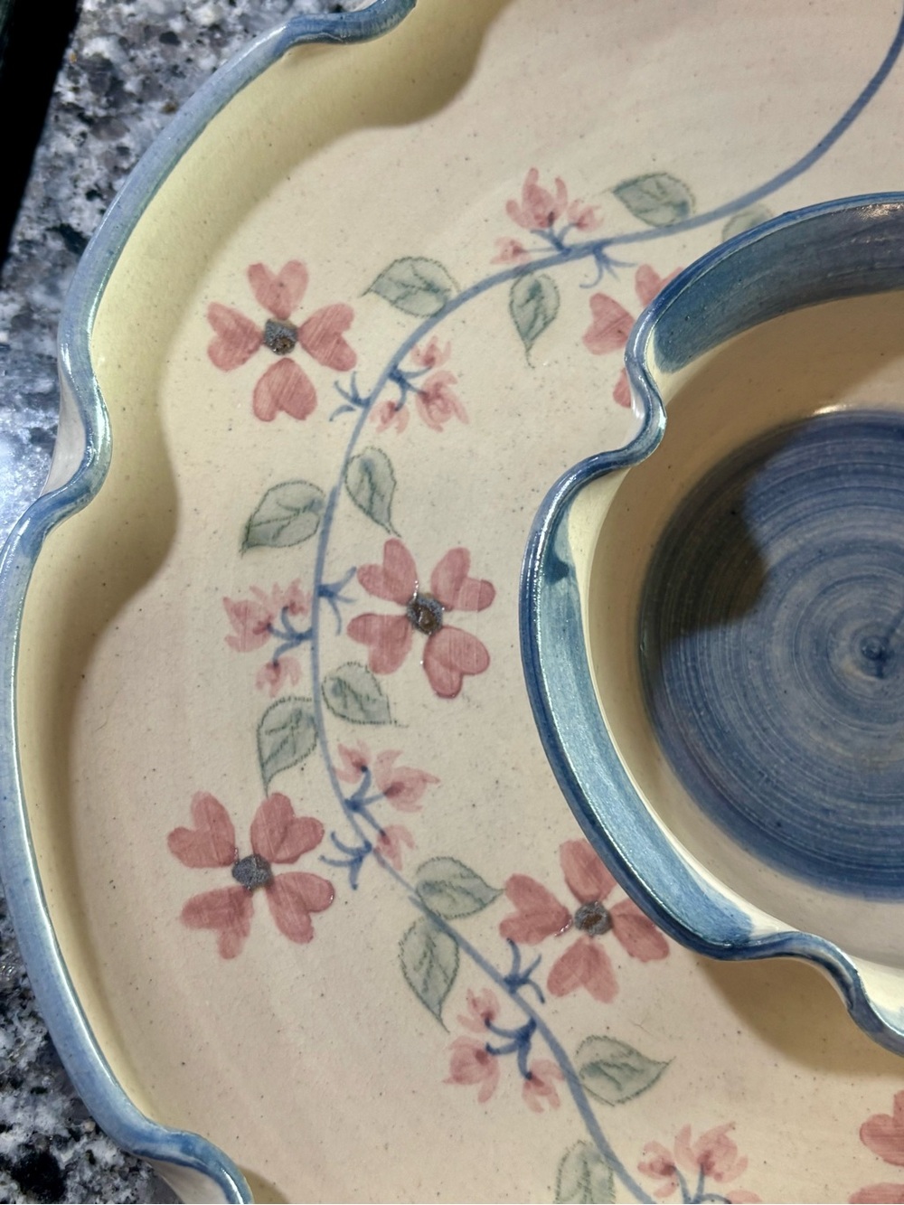 Vintage hand painted floral ceramic chips&dip serving tray - Picture 6 of 11